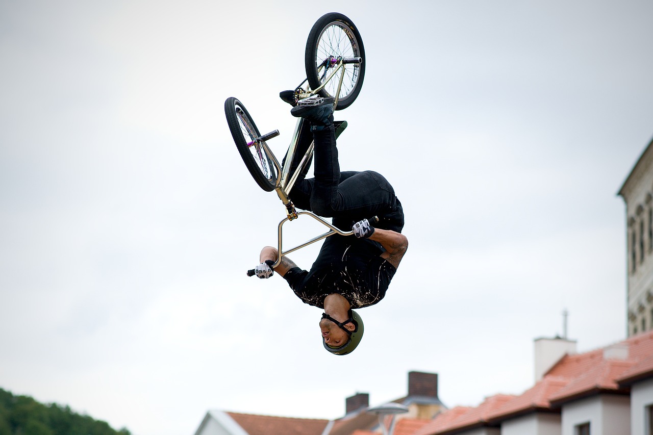 bmx freestyle bike acrobatics 4500982