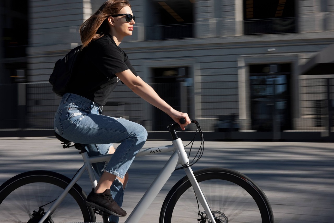 san francisco woman electric bike 6950837