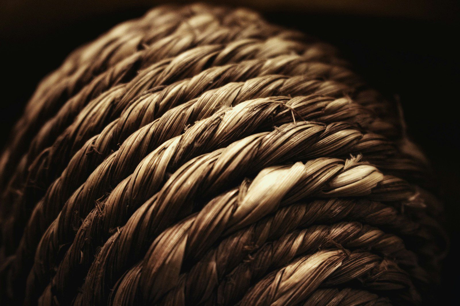 a close up of a rope on a boat